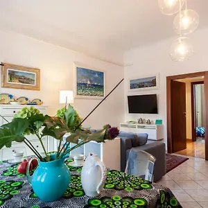 Gioia Home: A Due Passi Dalla Stazione E Con Posto Auto Appartamento